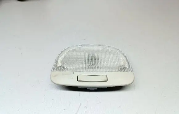 Subaru Outback Front seat light VC12068