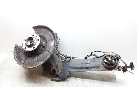 Rear wheel hub spindle/knuckle