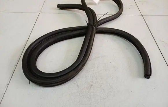 Peugeot 407 Rubber seal rear door 