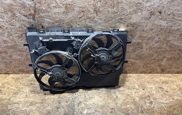 Radiator cooling fan shroud
