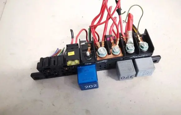 Volkswagen PASSAT B5 Fuse box set 8l0941822a