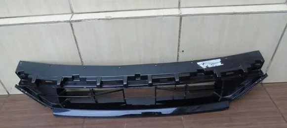 Ford Kuga III Front bumper upper radiator grill C09086487ISM0291