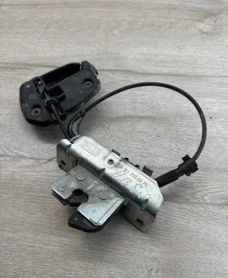 Mercedes-Benz E W211 Seat back rest lock catch A2119200272 2029290258R