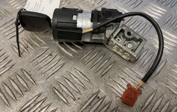 Peugeot 308 Ignition lock 36410600
