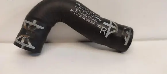 Volkswagen Tiguan Engine coolant pipe/hose 04L121058H
