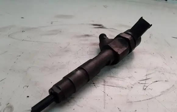 Renault Laguna II Fuel injector 0445110021 7700111014