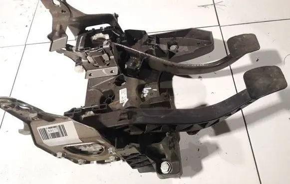 Opel Insignia A Brake pedal 22969479