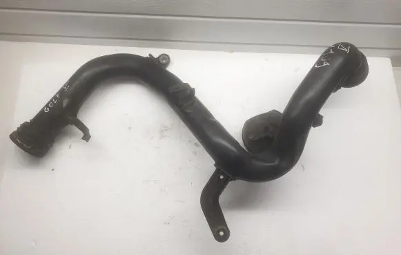Volkswagen Golf V Intercooler hose/pipe 1K0145762 1K0145770B