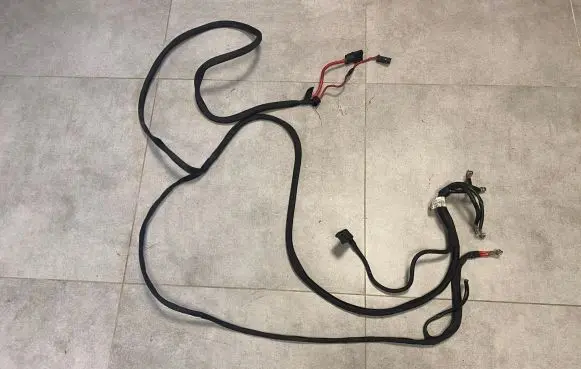 Mercedes-Benz G W461 W463 1st Gen Glow plug wires A4635402706