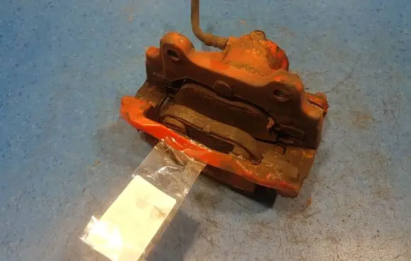 Fiat Punto (199) Front brake caliper