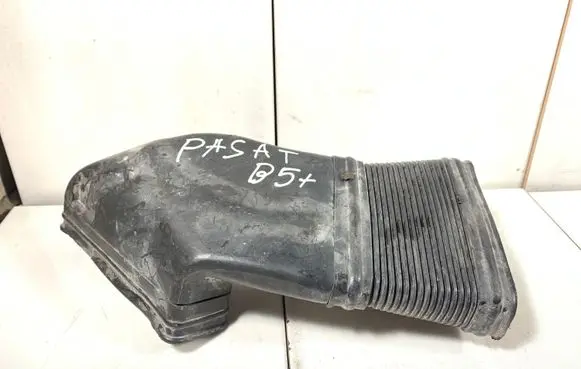 Volkswagen PASSAT B5.5 Air intake duct part 3B0129617D