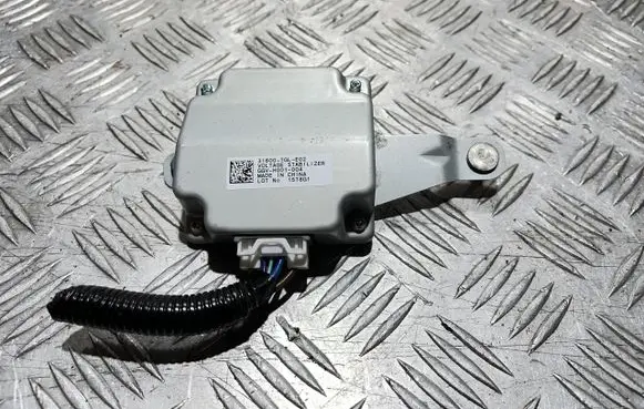 Honda Civic X Voltage converter/converter module 31600-TGL-E02
