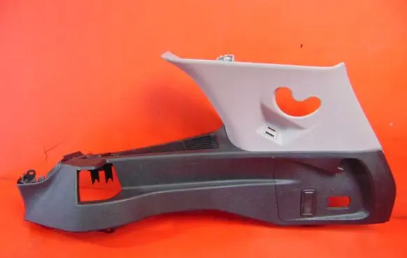 BMW 2 F46 (D)pillar trim (top) 
