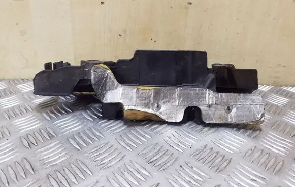Toyota Auris E180 Other engine bay part