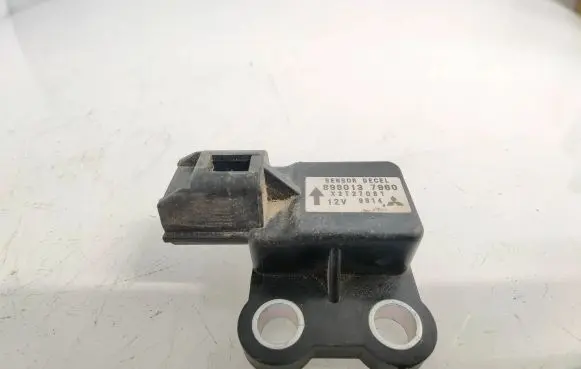 Isuzu D-Max Airbag deployment crash/impact sensor 8980137960 9914 X2T27081