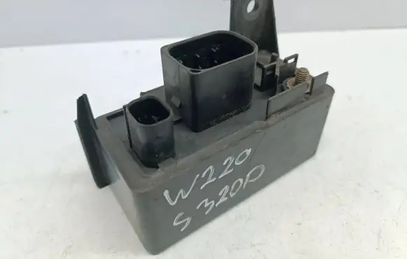 Mercedes-Benz S W220 Glow plug pre-heat relay 0285454032 A0285454032