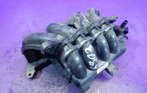 Ford Fiesta Intake manifold VP2S6U9424CB