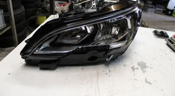Peugeot 3008 II Headlight/headlamp 1616878180