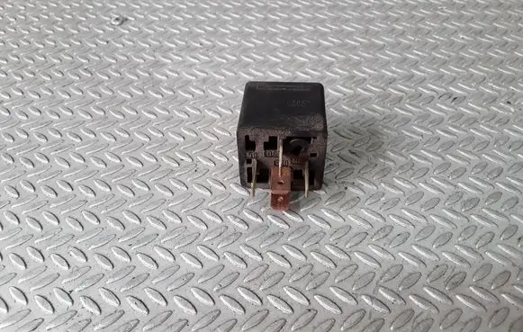 Mercedes-Benz Vito Viano W638 Other relay 0332209156
