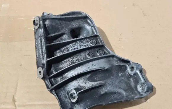 BMW 1 E82 E88 A/C compressor mount bracket 7556836