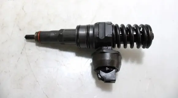 Seat Leon (1P) Fuel injector 0414720215