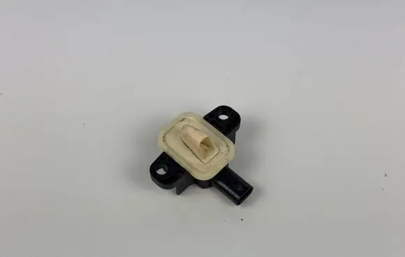Mercedes-Benz ML W166 Airbag deployment crash/impact sensor A1668210351