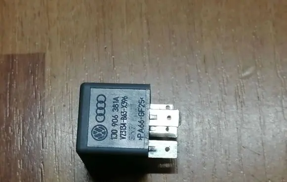 Volkswagen Touareg I Other relay 1J0906381A V23134B63X396 109
