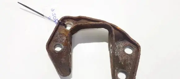 Chevrolet Cruze Bracket in trunk/boot 