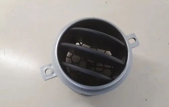 Mitsubishi Outlander Dash center air vent grill