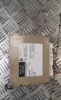 Toyota Avensis T270 Other control units/modules 899905041