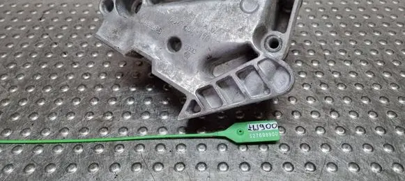 Volkswagen Golf VII Engine mounting bracket S27698900 04L199207