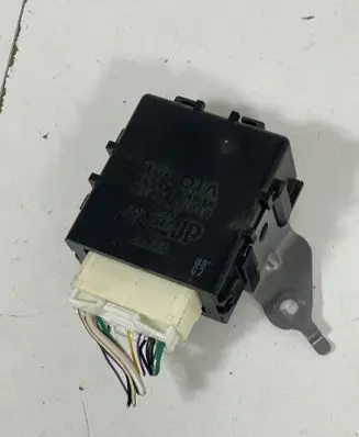 Toyota C-HR I Window wiper relay 85940F4010 4230003010