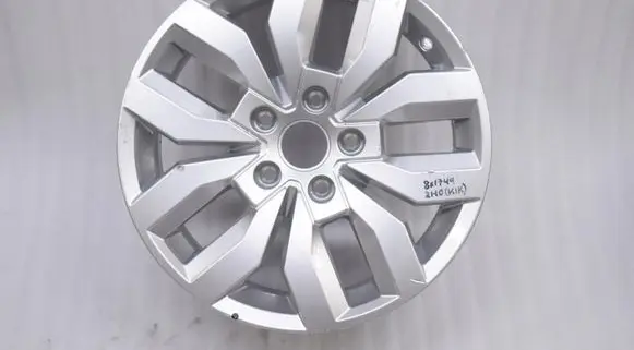 Volkswagen Amarok R17 alloy rim 
