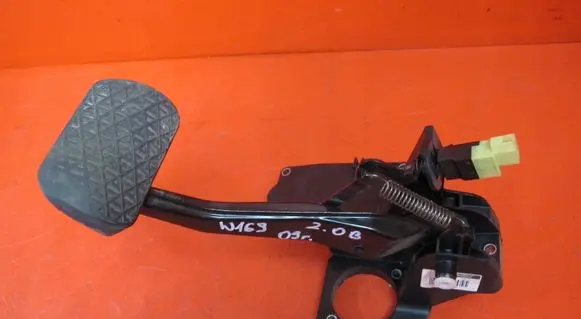 Mercedes-Benz A W169 Brake pedal 