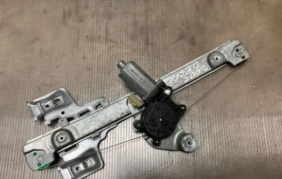 Chrysler 300 - 300C Rear door window regulator with motor 992734101