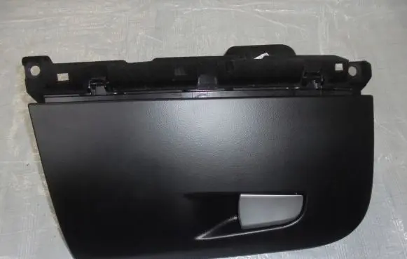 Alfa Romeo Giulia Glove box