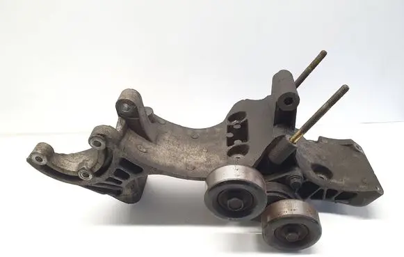 Chevrolet Epica Generator/alternator bracket 
