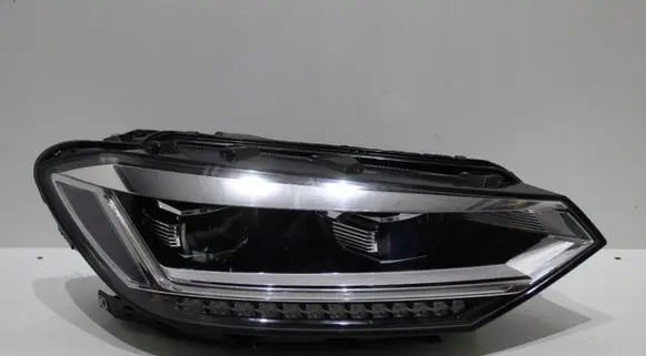 Volkswagen Tiguan Headlight/headlamp 8tb941082a