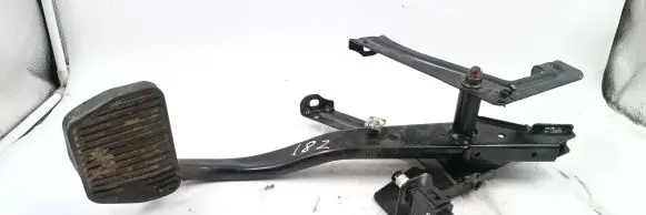 Volvo XC70 Brake pedal