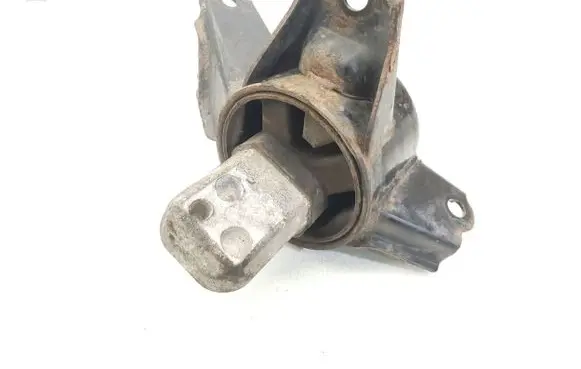 KIA Ceed Engine mounting bracket