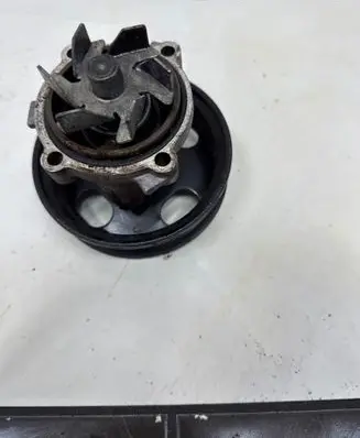 Opel Corsa D Water pump 85701380