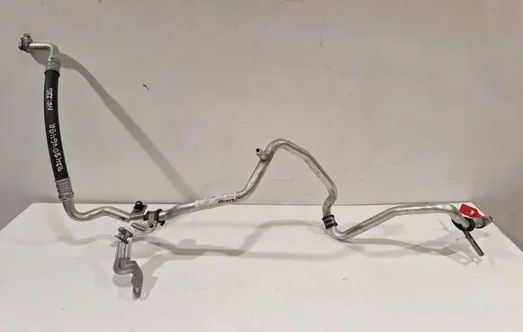 Opel Vivaro Air conditioning (A/C) pipe/hose 924807649R