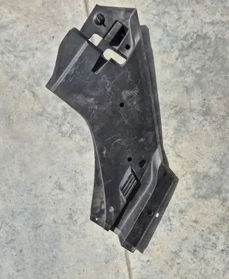 Audi Q7 4M Under headlight/headlamp trim 4M0805286A
