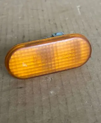 Ford Galaxy Front fender indicator light 858049
