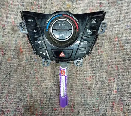 Hyundai Veloster Climate control unit 972502V330