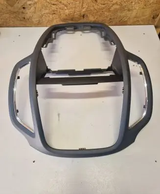 Radio/GPS head unit trim