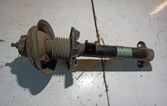 Mercedes-Benz C W203 Front shock absorber/damper A2033204130 824904553994