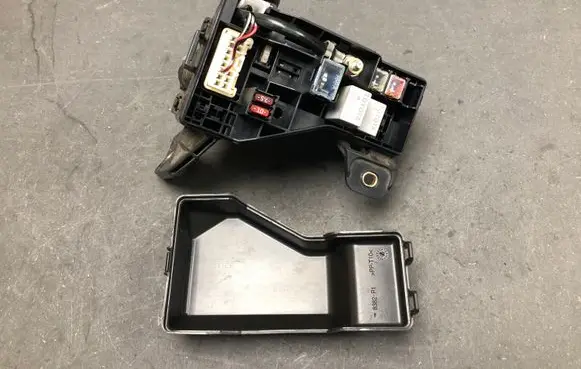 Toyota Avensis T250 Fuse box set