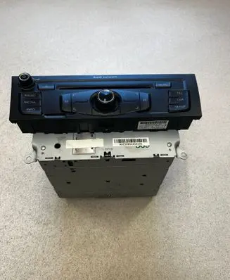 Audi A5 8T 8F Radio/CD/DVD/GPS head unit 8T1035186P CQJA1970G