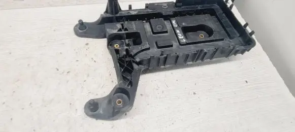 Seat Leon (1P) Battery tray 1K0915333